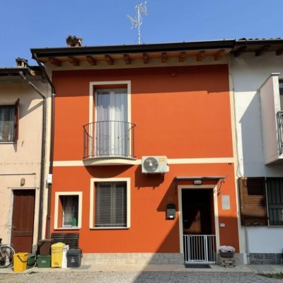 BILOCALE SU DUE LIVELLI A GRAFFIGNANA (LO)